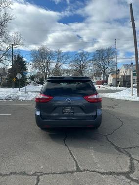 2015 Toyota Sienna LE