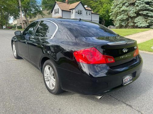 Black 2013 INFINITI G37x Base