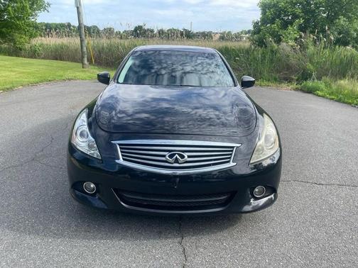 Black 2013 INFINITI G37x Base