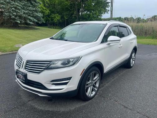 White 2016 Lincoln MKC Reserve