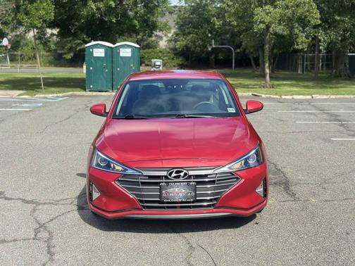 2020 Hyundai ELANTRA SE