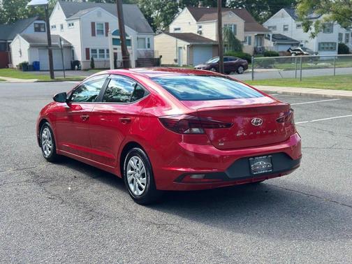 2020 Hyundai ELANTRA SE