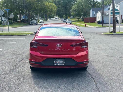 2020 Hyundai ELANTRA SE