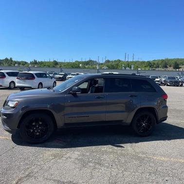 Gray 2014 Jeep Grand Cherokee Summit