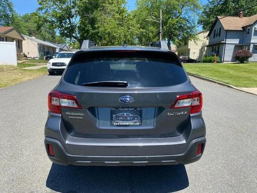 Gray 2019 Subaru Outback 2.5i Premium