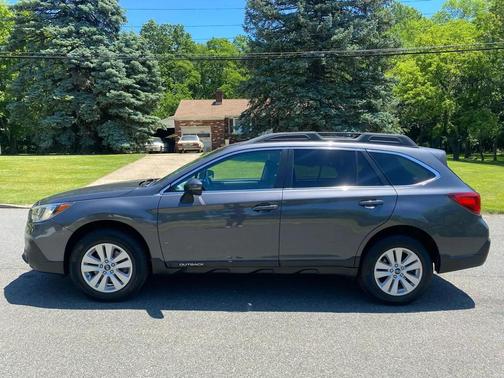 Gray 2019 Subaru Outback 2.5i Premium