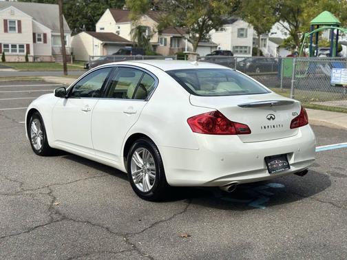 2013 INFINITI G37x Base