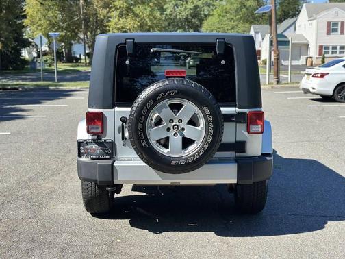 2010 Jeep Wrangler Unlimited Sahara