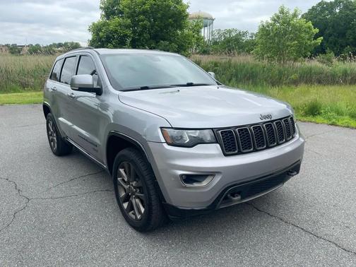 Gray 2016 Jeep Grand Cherokee Limited