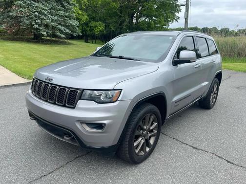 Gray 2016 Jeep Grand Cherokee Limited