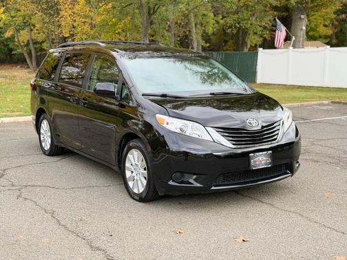 2015 Toyota Sienna LE