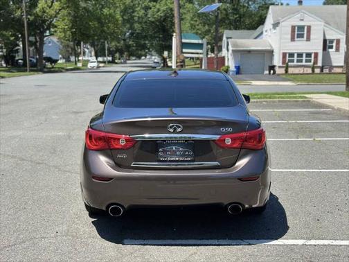 2015 INFINITI Q50 Premium