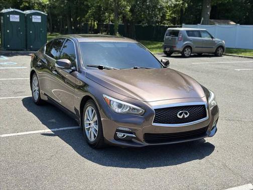 2015 INFINITI Q50 Premium