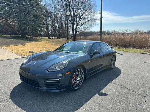 2015 Porsche Panamera GTS