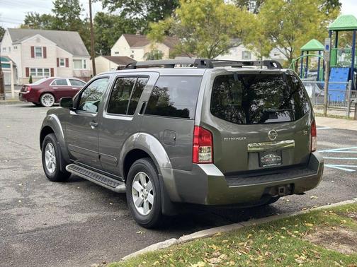 2008 Nissan Pathfinder SE