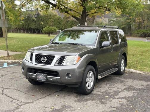 2008 Nissan Pathfinder SE