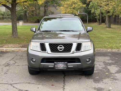 2008 Nissan Pathfinder SE