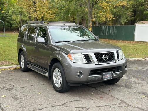 2008 Nissan Pathfinder SE