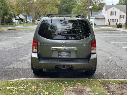 2008 Nissan Pathfinder SE