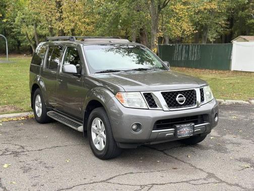 2008 Nissan Pathfinder SE