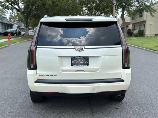 2015 Cadillac Escalade Luxury