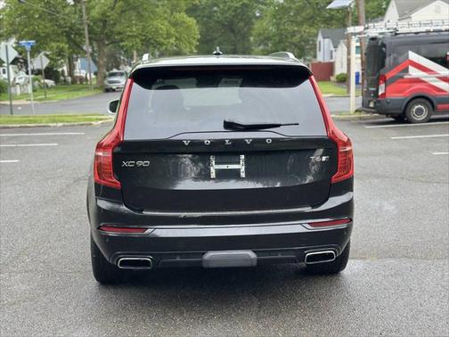 2017 Volvo XC90 T6 R-Design