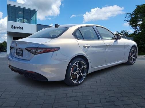 2025 Alfa Romeo Giulia Base