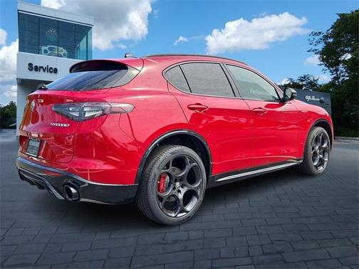 2025 Alfa Romeo Stelvio Base