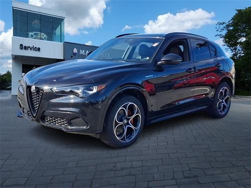 2025 Alfa Romeo Stelvio Base