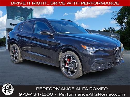 2025 Alfa Romeo Stelvio Base
