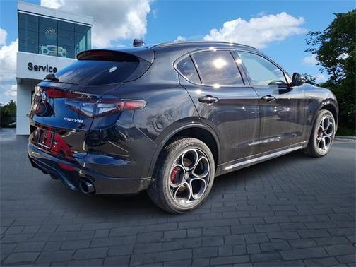 2025 Alfa Romeo Stelvio Base