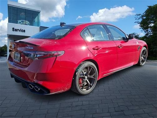 2024 Alfa Romeo Giulia Quadrifoglio