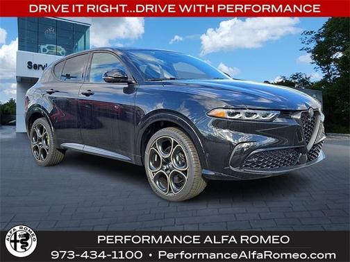 2025 Alfa Romeo Tonale Base
