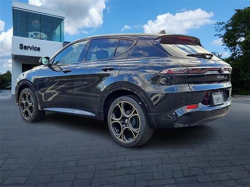 2025 Alfa Romeo Tonale Base