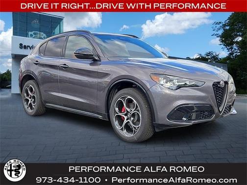 2025 Alfa Romeo Stelvio Base