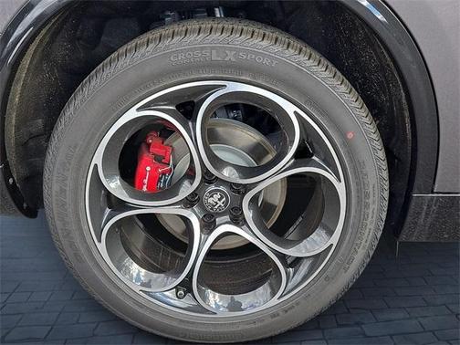 2025 Alfa Romeo Stelvio Base