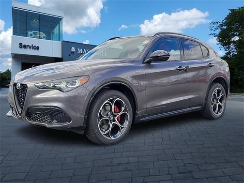 2025 Alfa Romeo Stelvio Base