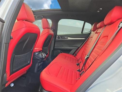 2025 Alfa Romeo Stelvio Base