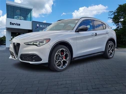 2025 Alfa Romeo Stelvio Base