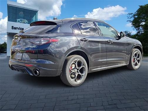 2025 Alfa Romeo Stelvio Base
