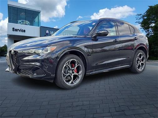 2025 Alfa Romeo Stelvio Base