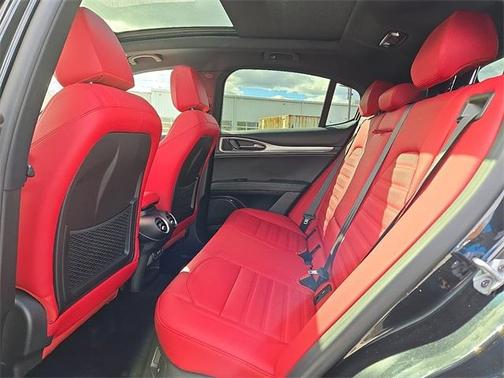 2025 Alfa Romeo Stelvio Base