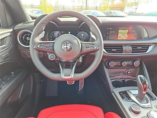 2025 Alfa Romeo Stelvio Base
