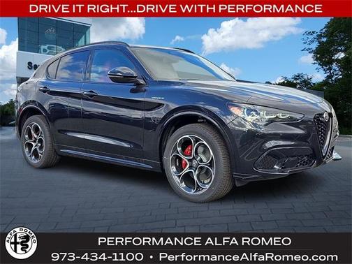 2025 Alfa Romeo Stelvio Base