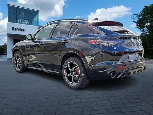 2025 Alfa Romeo Stelvio Base