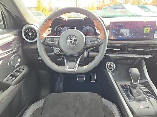 2025 Alfa Romeo Tonale Base