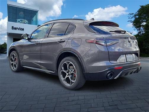 2025 Alfa Romeo Stelvio Base
