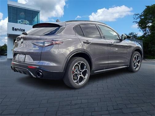 2025 Alfa Romeo Stelvio Base