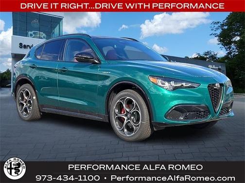2025 Alfa Romeo Stelvio Base
