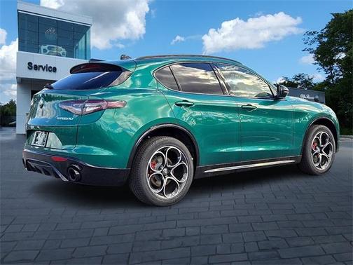 2025 Alfa Romeo Stelvio Base